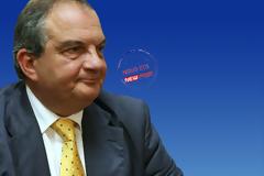 Ε-ε-έρχεται ..ξανά ο χοντρούλης ...Καραμανλής; Αφόρητες πιέσεις απο...διαδηλωτές στο σπίτι του!