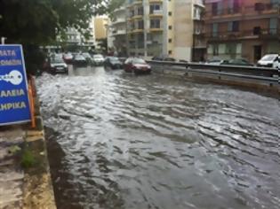 Φωτογραφία για Πάτρα: Ποτάμια οι δρόμοι εξαιτίας της κακοκαιρίας - Προβλήματα στο κέντρο