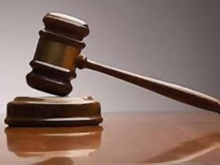 Φωτογραφία για Κρήτη-Αλβανός σκότωσε τη γυναίκα του με πιρούνι μπροστά στα παιδιά του.''Την αγαπούσα παράφορα-Την σκότωσα γιατί δεν άντεχα την απιστία...δήλωσε στο δικαστήριο.