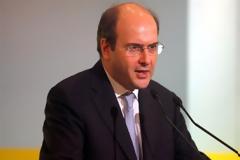 Κ.Χατζηδάκης: «Όχι» σε αυξήσεις στα εισιτήρια τον Μάρτιο