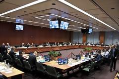 ΣΥΝΕΔΡΙΑΖΕΙ ΜΕΣΩ ΤΗΛΕΔΙΑΣΚΕΨΗΣ ΤΟ EUROGROUP ΓΙΑ ΤΗΝ ΕΠΑΝΑΓΟΡΑ ΤΩΝ ΟΜΟΛΟΓΩΝ