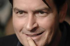Ο Charlie Sheen δώρισε 75.000 σε άρρωστο παιδί