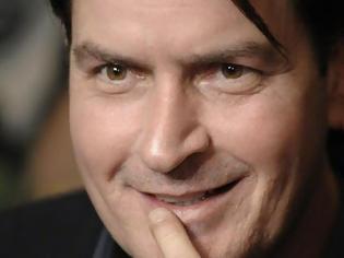 Φωτογραφία για Ο Charlie Sheen δώρισε 75.000 σε άρρωστο παιδί