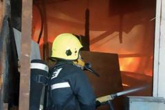Πυρκαγιά σε γκαράζ εξαρτημάτων στο Πέρα Χωριού Νήσου