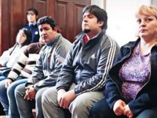 Φωτογραφία για Σάλος στην Αργεντινή: Δικαστήριο αθώωσε 13 σωματέμπορους που εκπόρνευσαν νεαρή