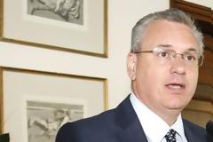 ΑΠΟΧΩΡΗΣΕ ΜΕ ΑΙΧΜΕΣ Ο Κ. ΜΑΡΚΟΠΟΥΛΟΣ ΑΠΟ ΤΟΥΣ ΑΝΕΞ. ΕΛΛΗΝΕΣ