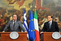 Ο γκομενάκιας Μπερλουσκόνι τους χαλάει τη σούπα..., και καταγγέλλει...!!!