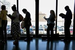 ΗΠΑ: Mείωση των αιτήσεων για επίδομα ανεργίας