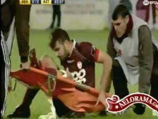 Φωτογραφία για Δείτε:Ελληνικό ποδόσφαιρο 2012:Σκίστηκε το φορείο,ξερός ο ποδοσφαιριστής!!(Video)
