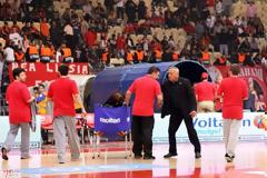 Επεισόδια με μολότοφ στο ΣΕΦ - Τραυματίστηκαν 2 αστυνομικοί!