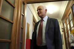 «Δεν θα γίνουν απολύσεις»