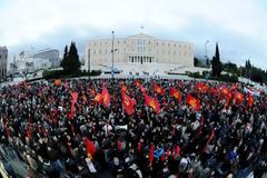 KKE: Κάτω οι φόροι
