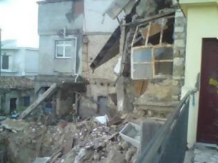 Φωτογραφία για Αιτωλ/νία: Σπίτι κατέρρευσε σαν... χάρτινος πύργος - Δείτε φωτο