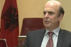 Η οικονομική κρίση χτύπησε την Αλβανία, κλείνουν άρον-άρον δεκάδες πρεσβείες ανά τον κόσμο
