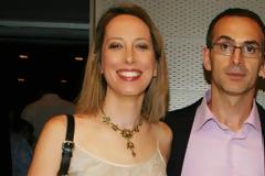 Κώστας Κρομμύδας: «Νιώθω ανατριχίλα όταν κοιτούν τη γυναίκα μου»
