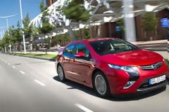 Το Opel Ampera No.1 επιβατικό EV επί δέκα και πλέον μήνες παρά το δυσχερές περιβάλλον της αγοράς