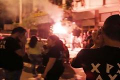 Επεισόδια με αντιεξουσιαστές και Χρυσαυγίτες στο Village στο Ρέντη.Μια γυναίκα τραυματίας