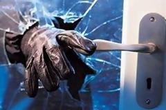 Διάρρηξη σε κατάστημα καλλυντικών στο Γέρακα