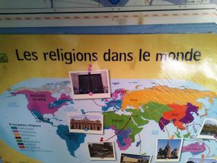 Φωτογραφία για Αναγνώστης αναφέρει Θρησκευτικοί Χάρτες που κοσμούν τα σχολεία στο Καναδά