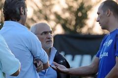 Τα «ρίχνει» για τα άκρα