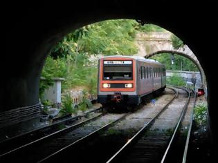 Φωτογραφία για Εποχές Far West ζούνε οι κάτοικοι της Αθήνας..Αλβανοί μπούκαραν με μαχαίρια στο σταθμό του ΗΣΑΠ στο Θησείο και λήστεψαν επιβάτες.