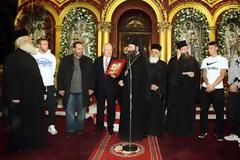 ΚΟΝΤΑ ΣΤΟΥΣ ΣΥΝΑΝΘΡΩΠΟΥΣ ΜΑΣ Ο ΟΛΥΜΠΙΑΚΟΣ *ΒΙΝΤΕΟ*