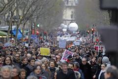 Ογκώδης διαδήλωση στο Παρίσι υπέρ των γάμων ομόφυλων ζευγαριών