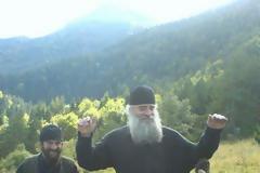 Ημερώνουν αρκούδες οι αγιορείτες μοναχοί!
