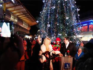 Φωτογραφία για Η πόλη του Αμαρουσίου φόρεσε τα γιορτινά της και είναι έτοιμη να υποδεχθεί μικρούς και μεγάλους για τα Χριστούγεννα και την Πρωτοχρονιά