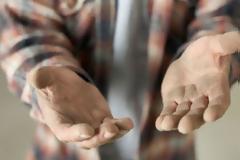 Οι Κινέζοι της Αθήνας βοηθούν τους άστεγους της πόλης