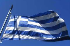 Στους 7 οι Αλβανοί που πάνε στον εισαγγελέα για την βεβήώση της ελληνικής σημαίας στα Μουδανιά της Χαλκιδικής