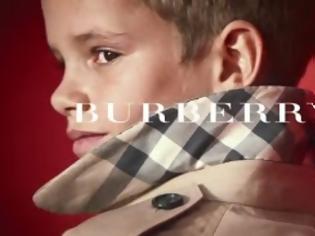 Φωτογραφία για Ο γιος του Μπέκαμ, μοντέλο σε διαφήμιση της Burberry [video]