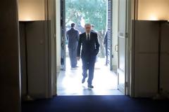 «Χορός» εκατομμυρίων ευρώ για τα μυστικά κονδύλια του ΥΠΕΞ Από 28,3 εκ. ευρώ το 2012, μειώθηκαν σε 26,1 εκ. ευρώ
