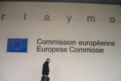 Νέα μέτρα βλέπει η Κομισιόν σε περίπτωση αποτυχίας του προγράμματος