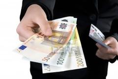 Έκανε αγορές με πλαστά 200ευρα