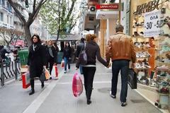 Ανοικτά τα καταστήματα του Πειραιά την Κυριακή 30/12