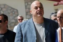 «Κούγια εγώ φοράω παντελόνια»