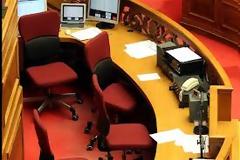 Με τροπολογία η μισθολογική εναρμόνιση των υπαλλήλων της Βουλής