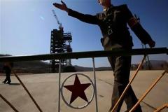Η Β. Κορέα πανηγυρίζει, ο κόσμος ανησυχεί
