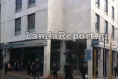 Εκαψαν την ελληνική σημαία!