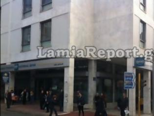 Φωτογραφία για Εκαψαν την ελληνική σημαία!