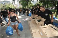 Εορταστική διανομή τροφίμων στον Πειραιά από την Χρυσή Αυγή