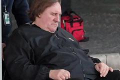 Φόβοι για την υγεία του G. Depardieu μετά από την εμφάνισή του στη Ρώμη σε αναπηρική καρέκλα!