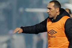 Συνεχίζει επαφές για δανεισμούς