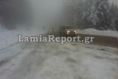 Με αλυσίδες για Καρπενήσι - Έπιασαν δουλειά αλατιέρες και εκχιονιστικά