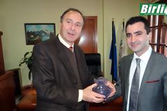Επιθεωρεί τους …δημάρχους του στη Θράκη ο Τούρκος πρόξενος!