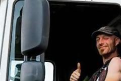 Aυτός ο φορτηγατζής είναι σίγορυα θεότρελος! [pic]