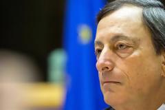 Ντράγκι: Επαγρυπνούμε για τη σταθερότητα των τιμών
