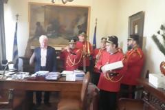Είπαν τα κάλαντα στον Δήμαρχο Αγρινίου [video]