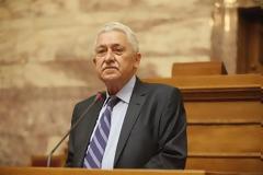 Κάλαντα στον πρόεδρο της ΔΗΜΑΡ, Φώτη Κουβέλη, από το Σύλλογο Βρακοφόρων Κρήτης